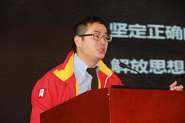 龙8国际民用建材有限责任公司总经理吴应林先生