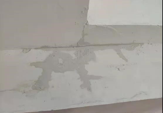屋顶漏水怎么办？如何进行屋顶漏水补漏？龙8国际教你找准漏水原因